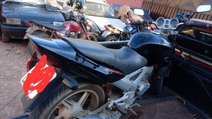 Polícia Militar em Malacacheta apreende motocicleta furtada e prende condutor