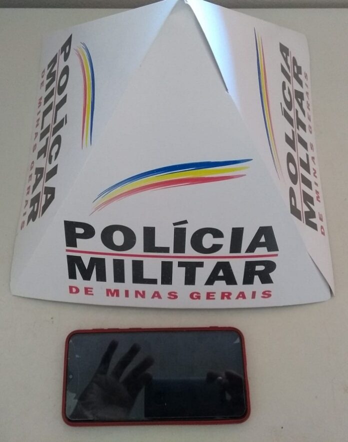 Polícia Militar apreende celular furtado e prende homem por receptação