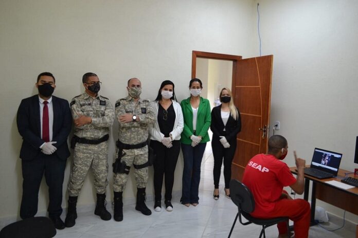 28ª Subseção da OAB/MG doa notebook para visita virtual no presídio de Teófilo Otoni