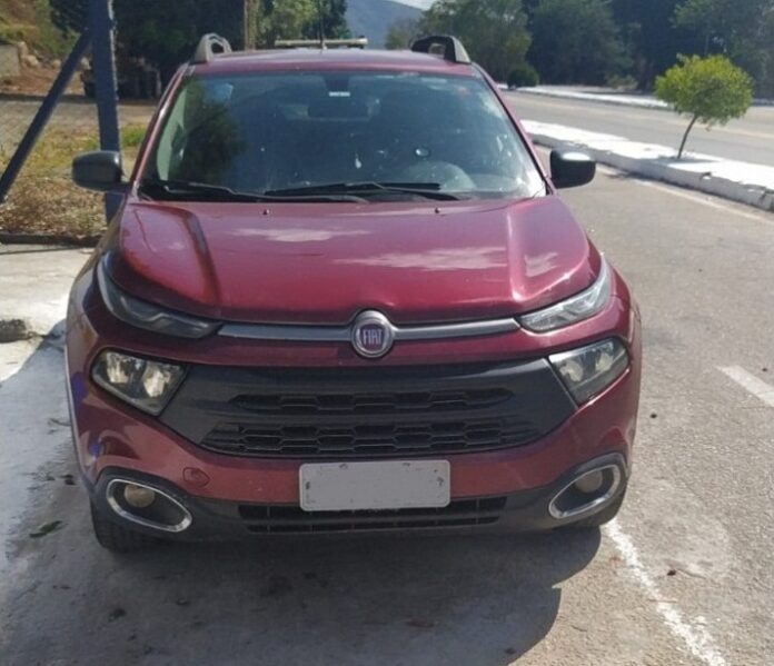 Homem aciona a PRF pra denunciar furto de veículo, mas é preso por ser procurado pela justiça