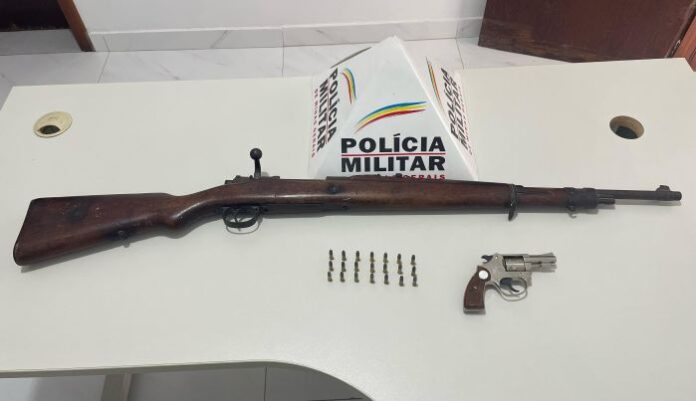 Polícia Militar prende homem por ameaçar matar seus pais e apreende fuzil calibre 762