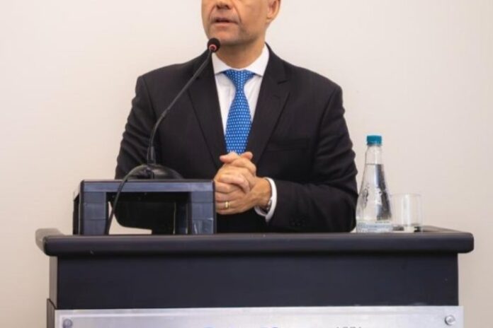 Presidente da OAB&MG palestra na ACMinas e defende sustentac?a?o oral da advocacia nos tribunais superiores