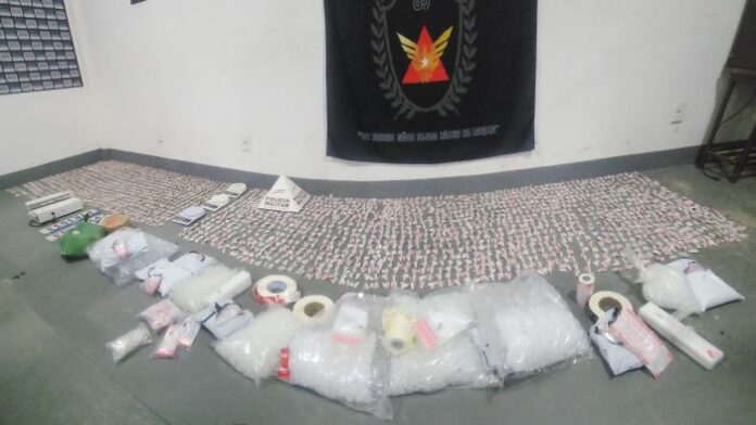 PM prende foragido e apreende grande quantidade de drogas