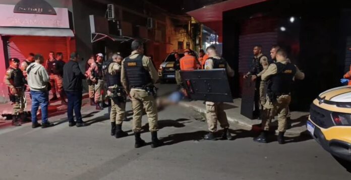 Homem com arma de fogo em frente à UPA de Teófilo Otoni mobiliza as forças de segurança pública