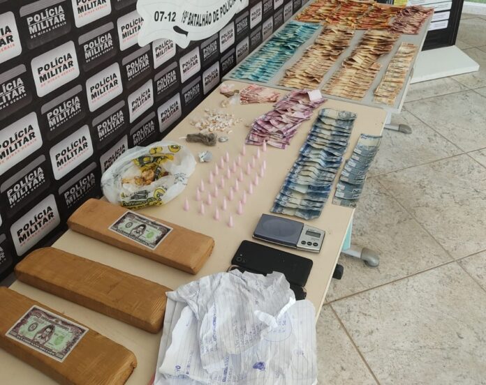 Operação da Polícia Militar apreende drogas, munições e dinheiro em Teófilo Otoni