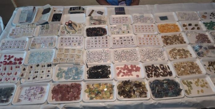 Feiras de Pedras Preciosas acontecem até sábado (19) em Teófilo Otoni