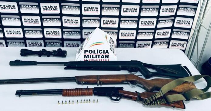 PM de Meio Ambiente apreende armas de fogo e munições em Itinga; um homem foi preso