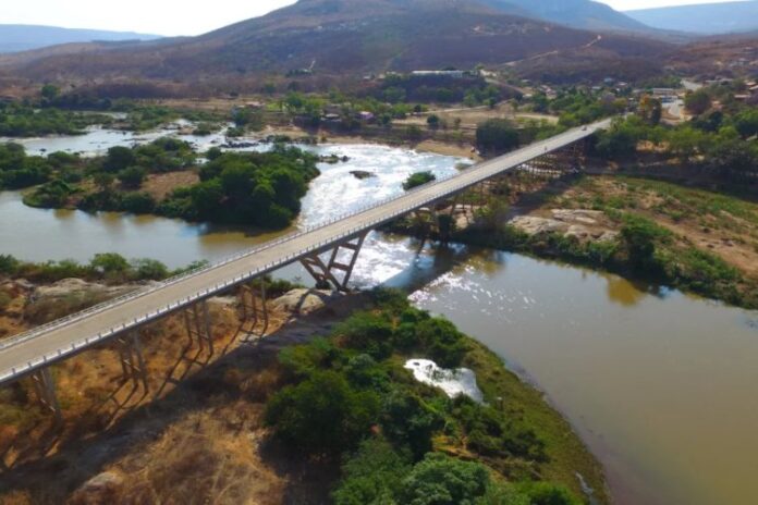 Consumo de água na produção de lítio representa apenas 0,005% da vazão do rio Jequitinhonha, afirma professor da Universidade Federal do Norte do Tocantins