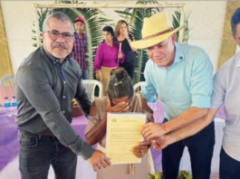 Minas Gerais entrega 156 títulos de propriedade rural em Jequitinhonha, após 34 anos de espera