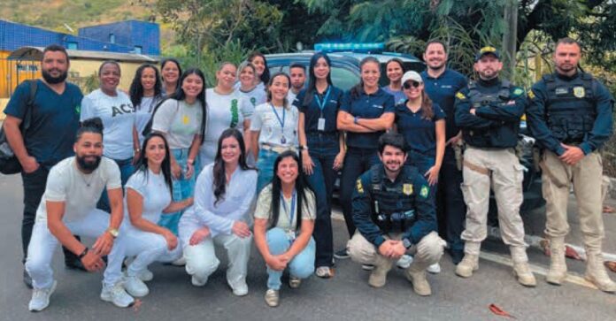 PRF realiza Comando de Saúde Preventiva para caminhoneiros em Teófilo Otoni